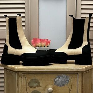 💕FOREVER 21 BOOTS💕